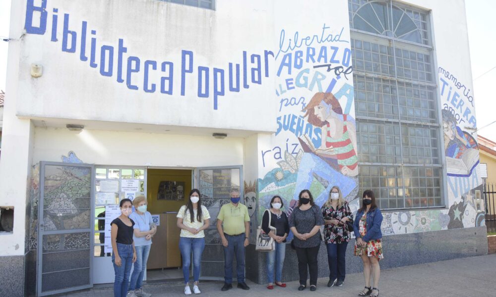 Elisa Abella acompañó la reapertura de la biblioteca del barrio Ariel